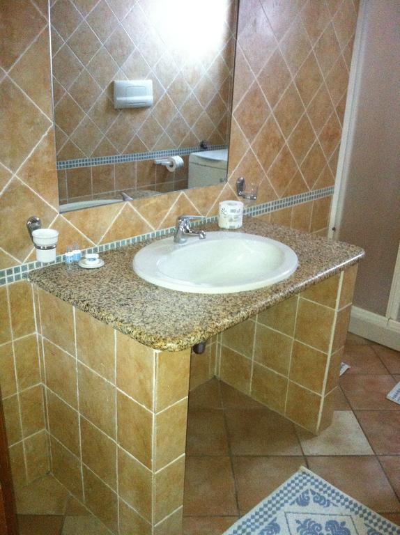 B&B Da Tizy San Teodoro  Phòng bức ảnh